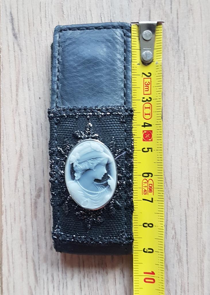 Clip, leer met prachtige camee, Sieraden, Tassen en Uiterlijk, Antieke sieraden, Ophalen of Verzenden, Overige materialen, Overige typen