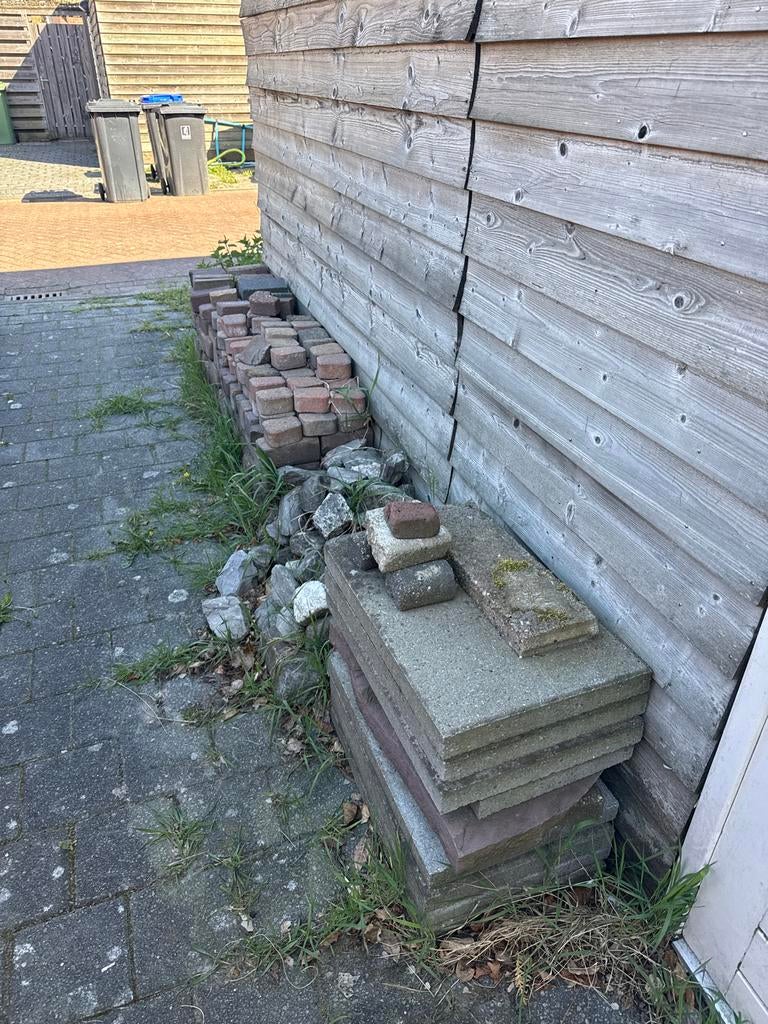 Rest stenen en tegels gratis af te halen (alles in een keer), Tuin en Terras, Tegels en Klinkers, Ophalen, Gebruikt, Overige typen