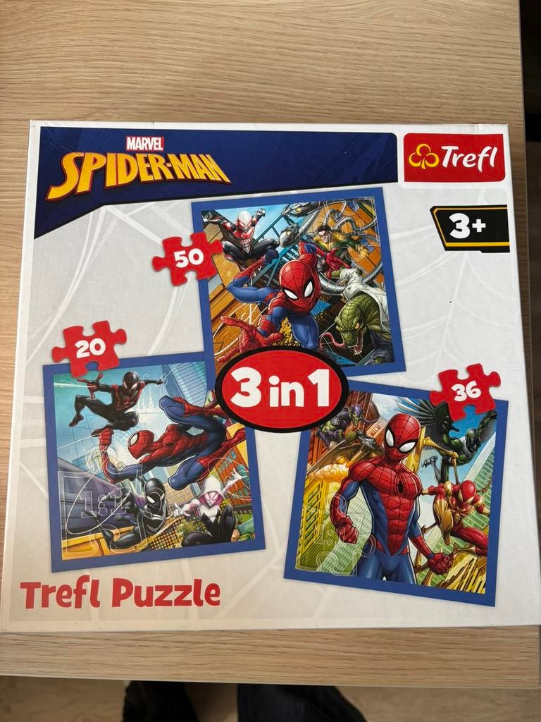Spiderman puzzel en Paw patrol puzzel, Ophalen, 10 tot 50 stukjes, Zo goed als nieuw