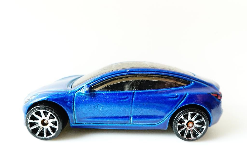 Tesla Model 3 Hotwheels Hot Wheels, Hobby en Vrije tijd, Modelauto's | Overige schalen, Ophalen of Verzenden, Gebruikt, Auto