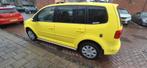 TaxiklaarVolkswagenTouran 2.0 TDI 103KW Dsg6 Cross 2015 geel, Euro 5, Stof, 1503 kg, Zwart