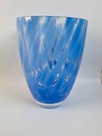 Mooie blauwe glazen vaas met panter print
20,5 x 15 cm, Gevondenengemaakt@gmail.com, Blauw, Onbekend, Ophalen of Verzenden