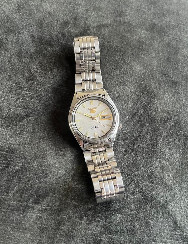 Seiko 5 Automatic 7009-8763 – English/Arabic, Ophalen of Verzenden, Zo goed als nieuw, Grijs