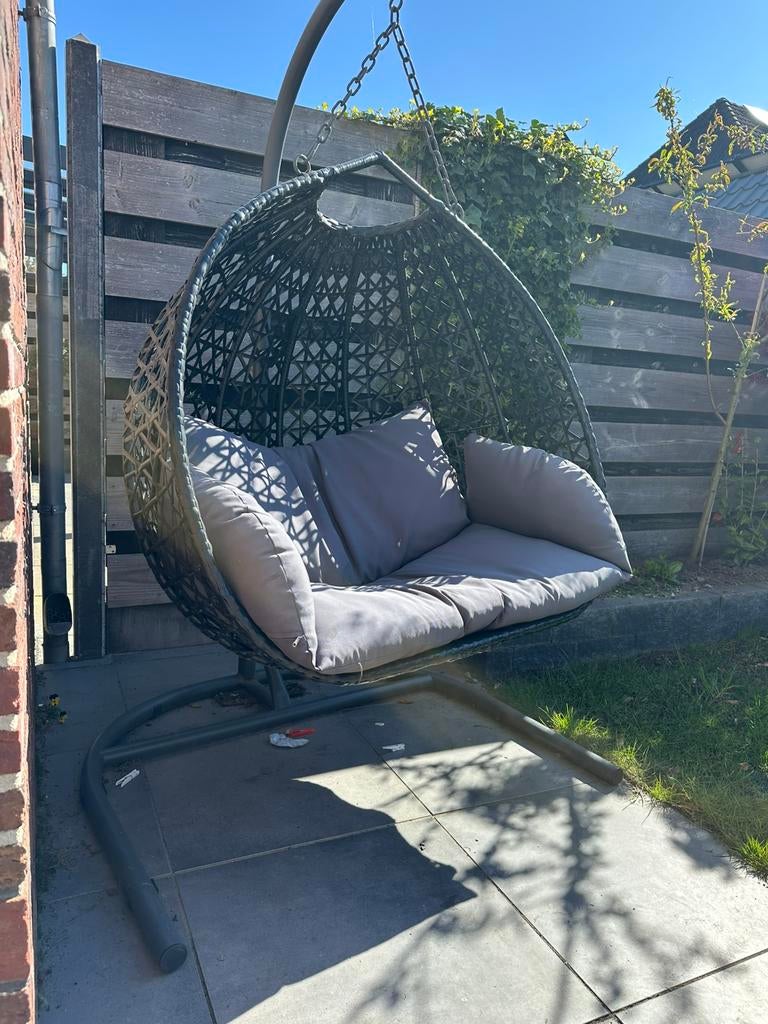 Comfortabele 2-persoons hangstoel met kussen, Ophalen, Zo goed als nieuw, Wicker