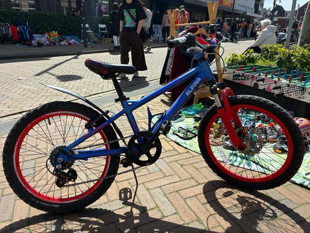 Alpina kinderfiets 20 inch, blauw met rode accenten, Fietsen en Brommers, Fietsen | Kinderfietsjes, Ophalen, Gebruikt, Schijfrem