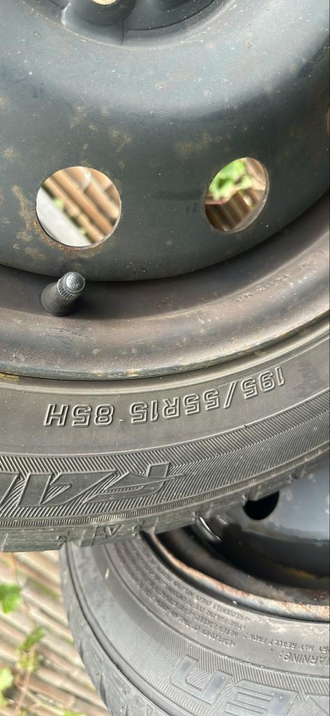 Winterbanden 195/55R15 85H 4x100, Auto-onderdelen, Banden en Velgen, Gebruikt, 15 inch, Banden en Velgen, Personenwagen