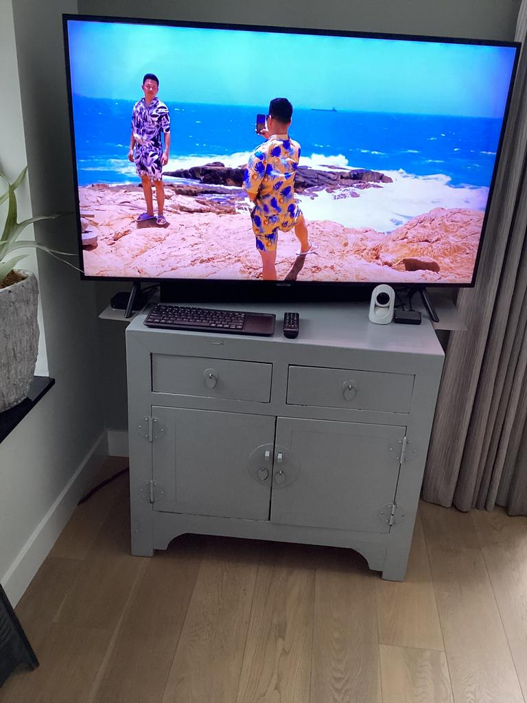 GRATIS AFHALEN IN DIDAM CHINEES TV Stereo kastje GRATIS, Ophalen, Gebruikt, Minder dan 100 cm, 25 tot 50 cm