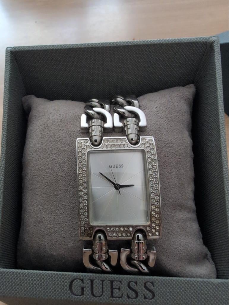 GUESS Dameshorloges, Ophalen of Verzenden, Zo goed als nieuw, Staal, Guess