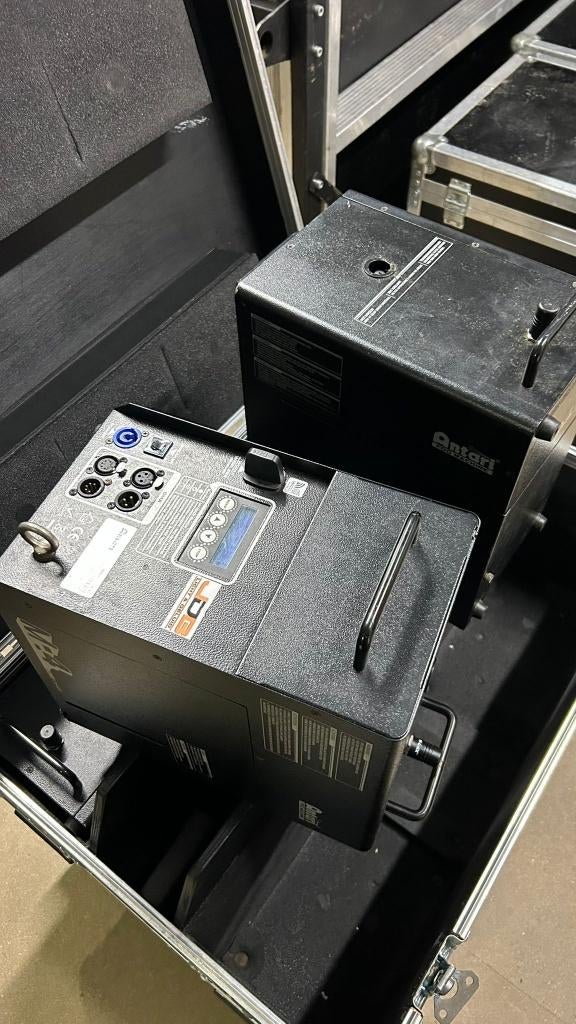 4x Antari M4 rookmachine in flightcase, Ophalen, Gebruikt, Rookmachine