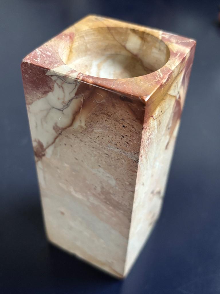 Bijzonder mooie speksteen waxinelicht/kandelaar, Overige materialen, Ophalen of Verzenden, Zo goed als nieuw, Minder dan 25 cm