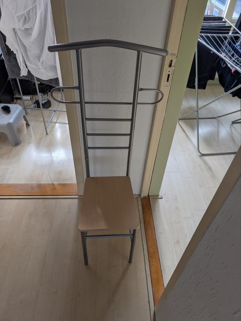 Kledingstoel / Kledingrek met zitje, Ophalen, Zo goed als nieuw