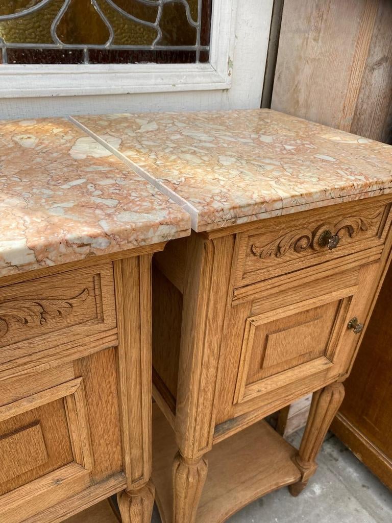 Twee Frans eiken kastjes nachtkastjes, Ophalen, Gebruikt, Minder dan 45 cm