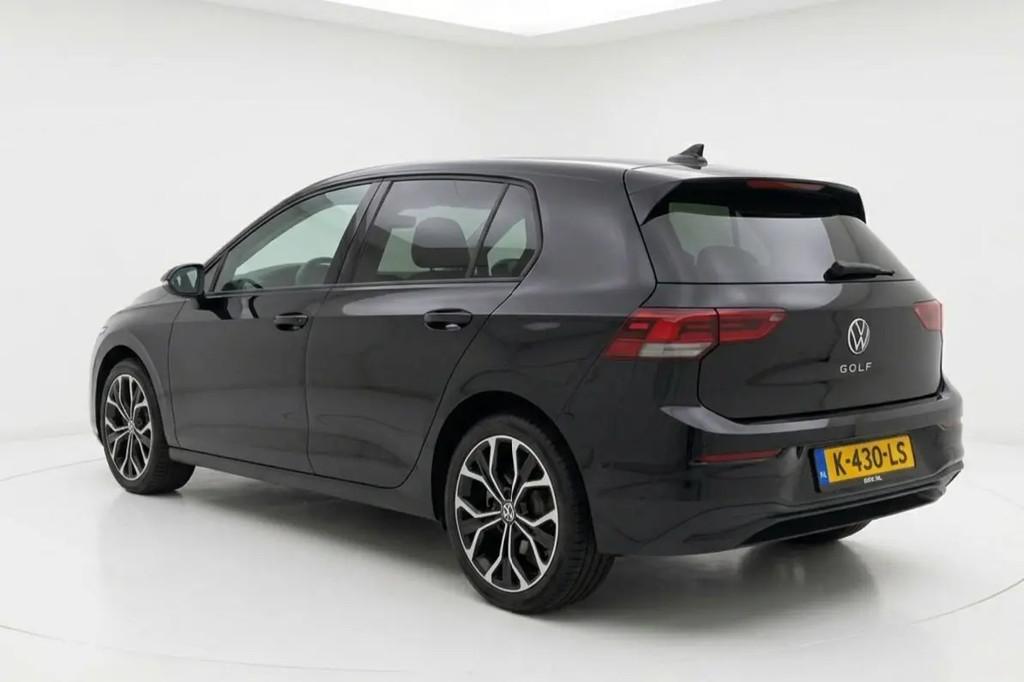Volkswagen Golf 1.0 TSI Golf XENON LED PDC LANE € 15.500,0, Voorwielaandrijving, 1160 kg, Gebruikt, Zwart