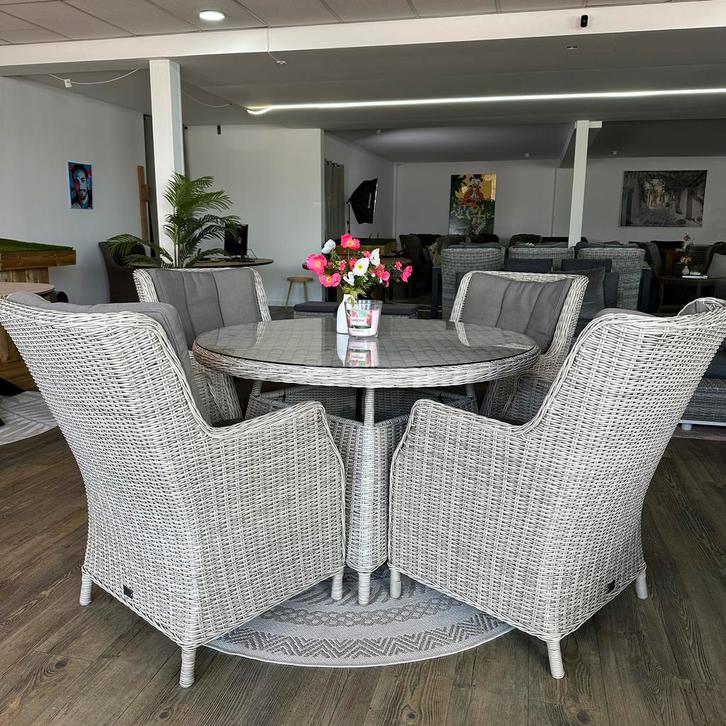 Mooie Tuinset 120cm tafel + 4 stoelen — Goede staat!, Tuin en Terras, Tuinsets en Loungesets, Zo goed als nieuw, Wicker, Verzenden