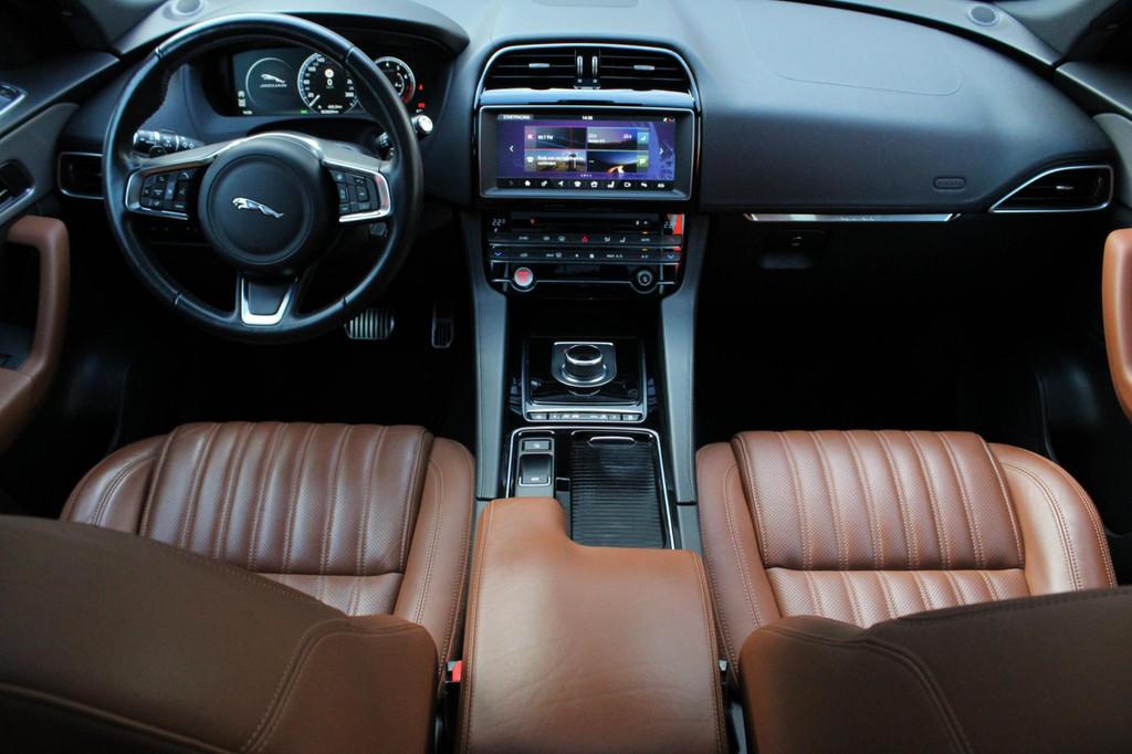Jaguar F-PACE 2.0 Portfolio AWD 25t PANO I CRUISE I AFN. TRE, Automaat, USB, Gebruikt, Euro 6