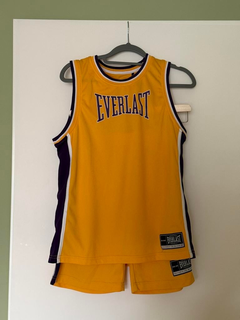 Basketball set, Sport en Fitness, Basketbal, Ophalen of Verzenden, Gebruikt, Kleding