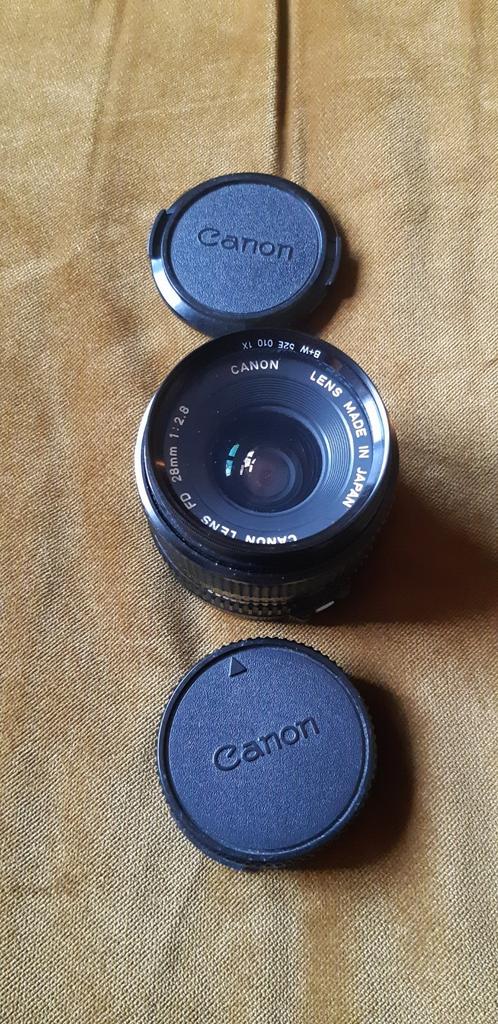 Canon FD 28mm groothoeklens  met b&w filter, Ophalen of Verzenden, Zo goed als nieuw, Groothoeklens