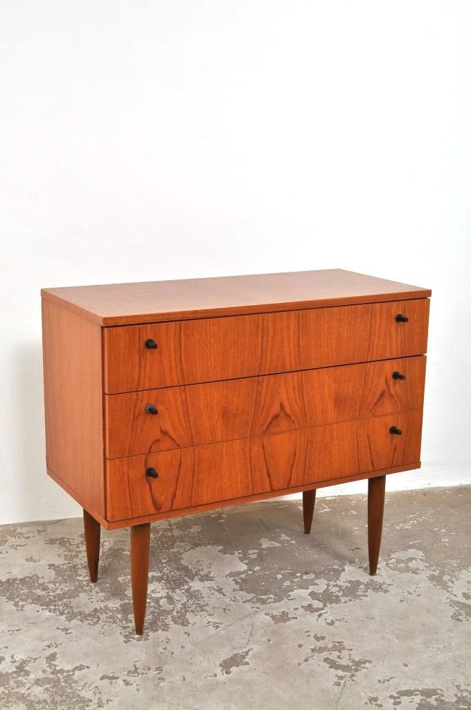 Vintage ladekast kast ranke pootjes laden jaren 60