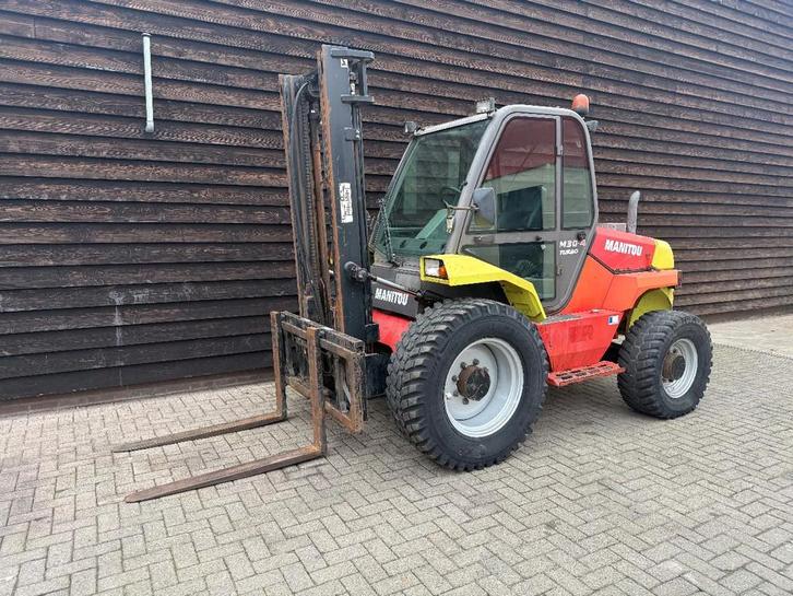 Manitou ruwterrein m 30-4 (bj 2010), Zakelijke goederen, Machines en Bouw | Heftrucks en Intern transport, Ruwterrein, Diesel