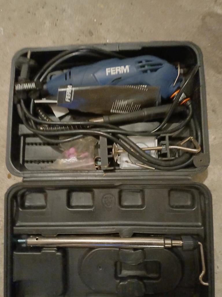 Ferm freesmachine in koffer, Doe-het-zelf en Verbouw, Gereedschap | Freesmachines, Ophalen of Verzenden