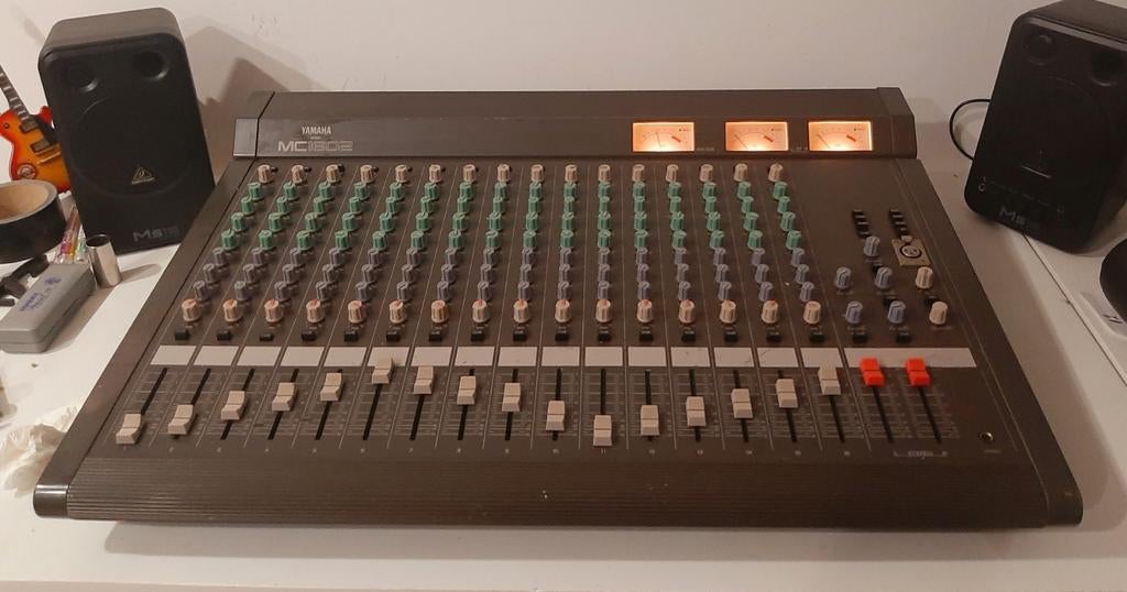 Yamaha Mixer MC1602 1989 met flightcase!, Muziek en Instrumenten, Mengpanelen, Ophalen of Verzenden, Gebruikt, 10 tot 20 kanalen
