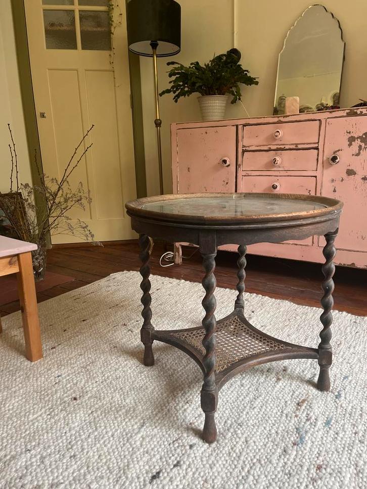 Vintage Salontafel met Glasplaat en Rotan Detail, Huis en Inrichting, Tafels | Salontafels, Gebruikt, Minder dan 50 cm, 50 tot 100 cm