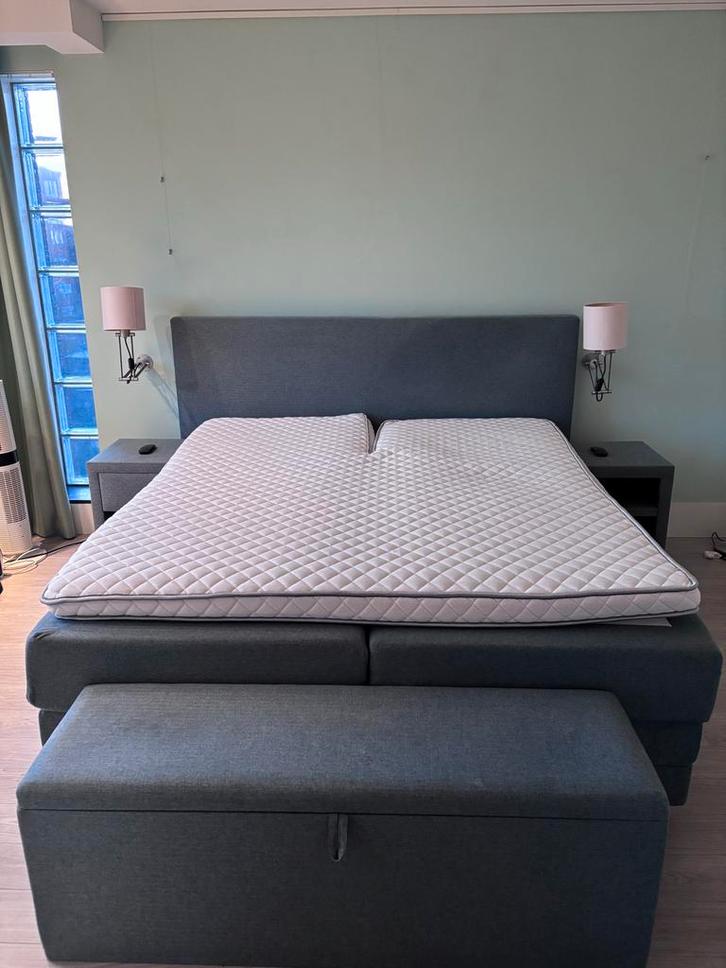 Swiss Sense boxspring met nachtkastjes en voetenbank, Huis en Inrichting, Slaapkamer | Boxsprings, Gebruikt, 180 cm, 200 cm, Tweepersoons