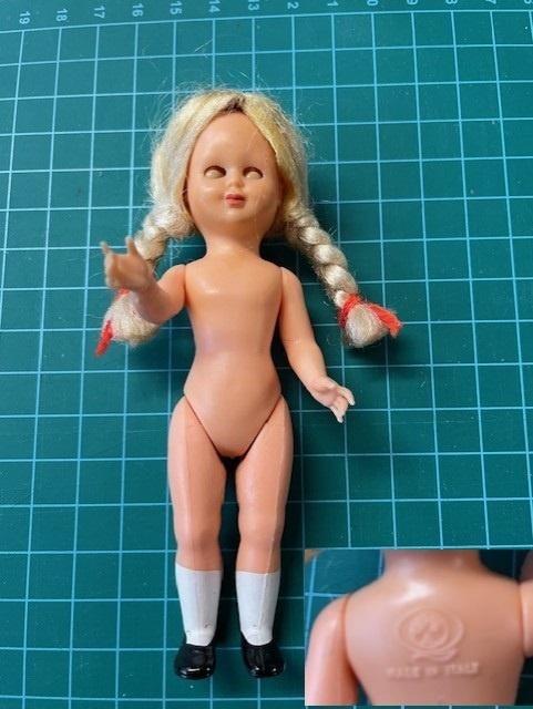 poppenhuis popje, Verzamelen, Poppenhuizen en Toebehoren, Ophalen of Verzenden, Zo goed als nieuw, Poppenhuis