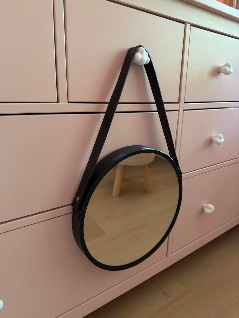 Hang spiegel met kunstlederen riem 35cm, Ophalen, Minder dan 50 cm, Zo goed als nieuw, Minder dan 100 cm