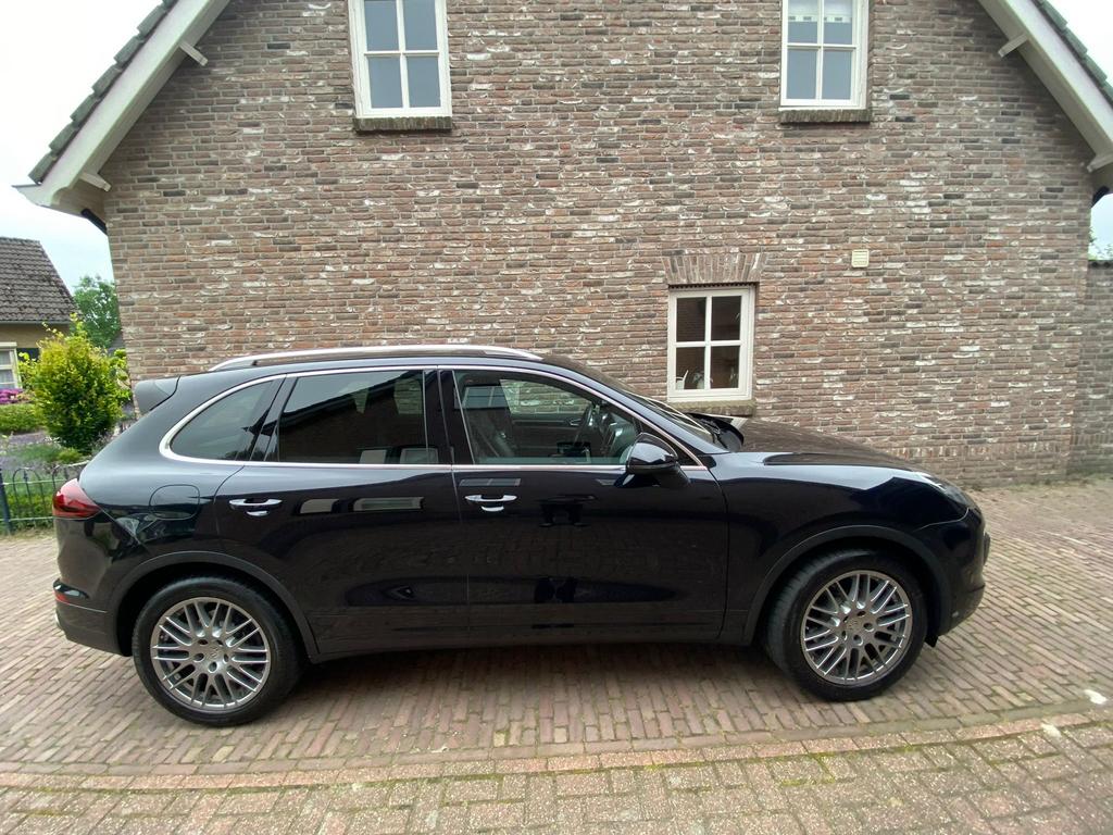 Porsche Cayenne 3.6 V6 Tiptronic S 2015 Zwart, Automaat, Cayenne, 15 km/l, 255 €/maand