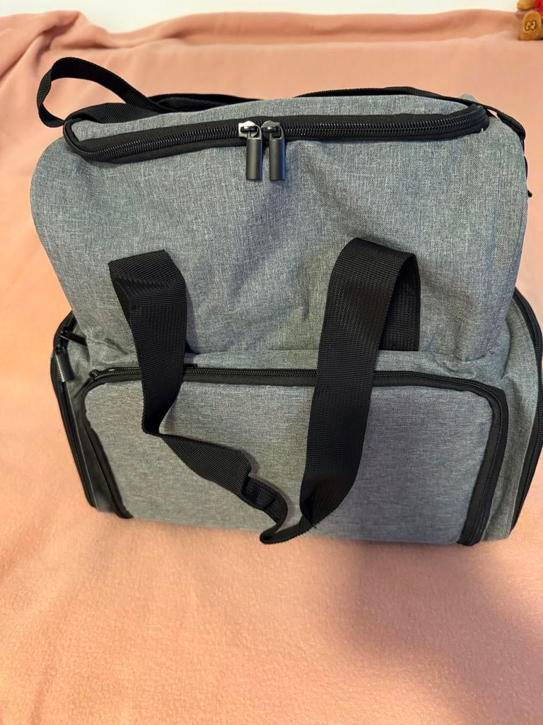 Grijze tas voor nagelaccesoires ruimte voor 80 flesjes nieuw, Ophalen of Verzenden, Nieuw, Grijs, Schoudertasje