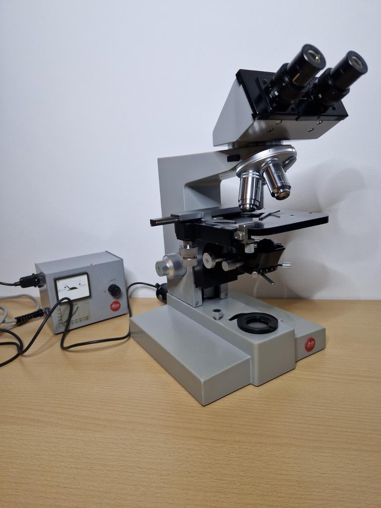 Leitz Wetzlar Dialux microscoop, Ophalen of Verzenden, Zo goed als nieuw, Vergrootglas of Loep