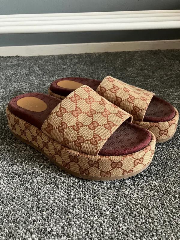 Gucci platform slippers, Ophalen of Verzenden, Zo goed als nieuw, Sneakers of Gympen