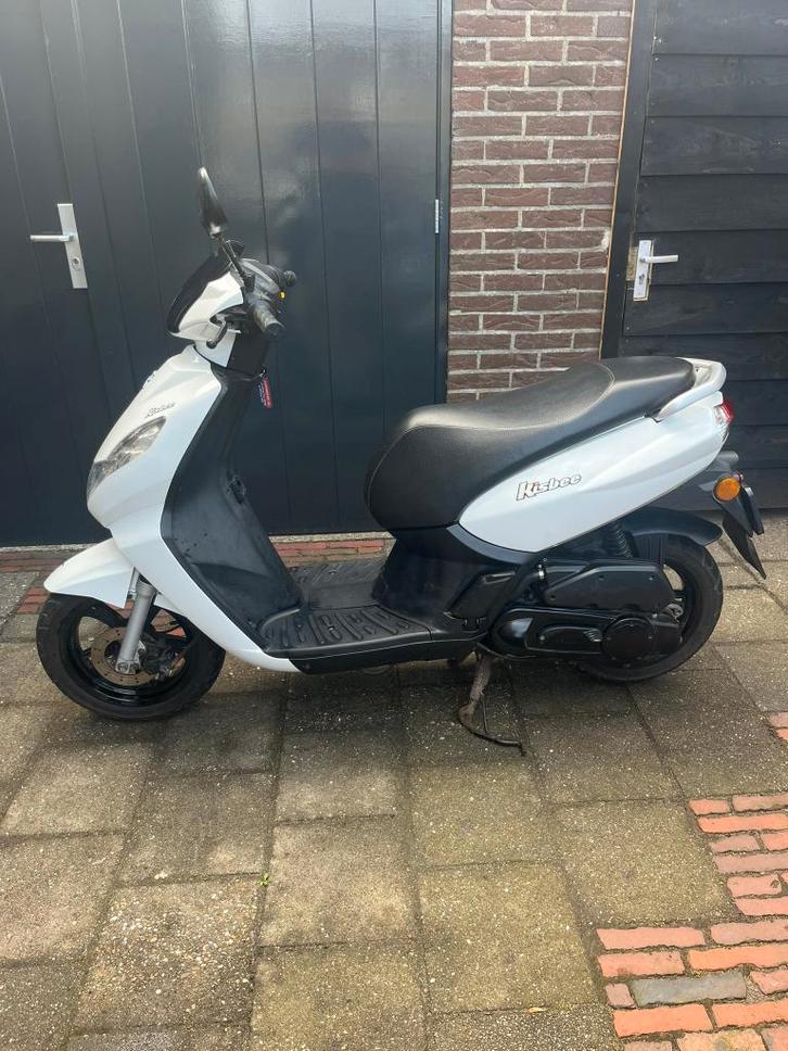Peugeot Kisbee 2t 2015, Fietsen en Brommers, Scooters | Peugeot, Gebruikt, Overige modellen, Maximaal 45 km/u, Benzine, Ophalen