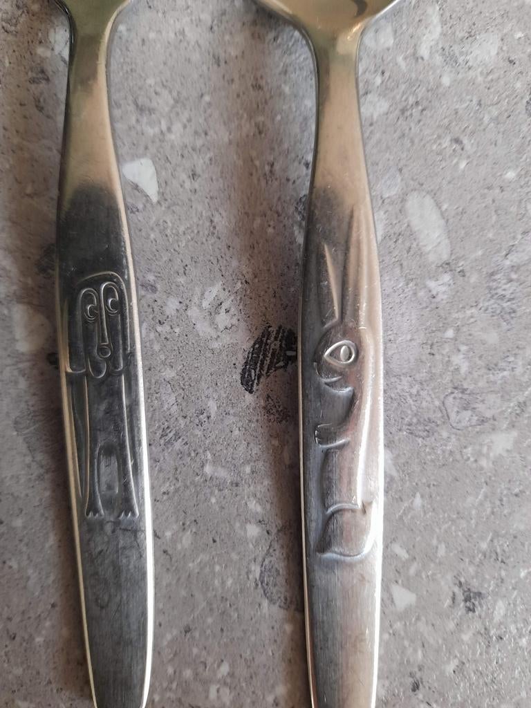 HAASJE en HONDJE. 14 cm. groot., Ophalen of Verzenden, Zo goed als nieuw, Rvs of Chroom