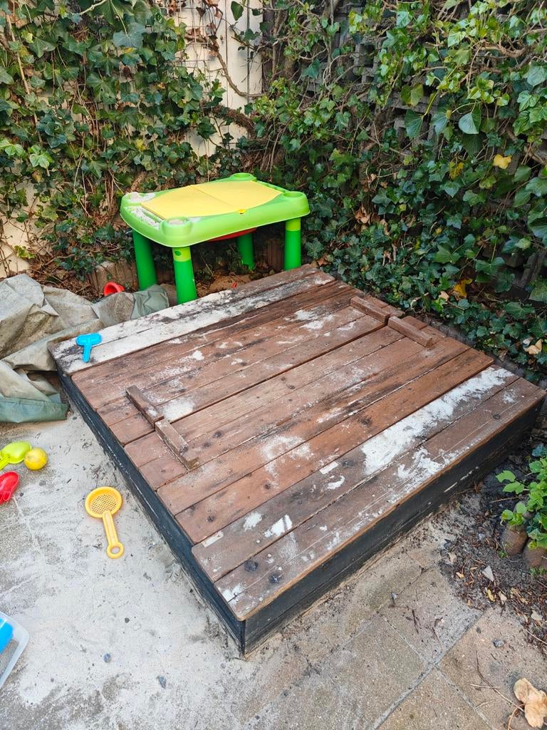 Houten zandbak met deksel, Ophalen, Gebruikt