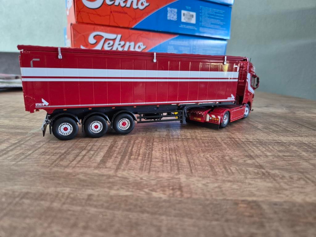 Tekno Volvo FH04 Stam, Hobby en Vrije tijd, Modelauto's | 1:50, Ophalen of Verzenden, Zo goed als nieuw, Bus of Vrachtwagen, Tekno