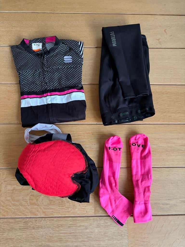 Wielrenkleding set dames compleet zgan, Sport en Fitness, Wielrennen, Zo goed als nieuw, Kleding, Ophalen of Verzenden