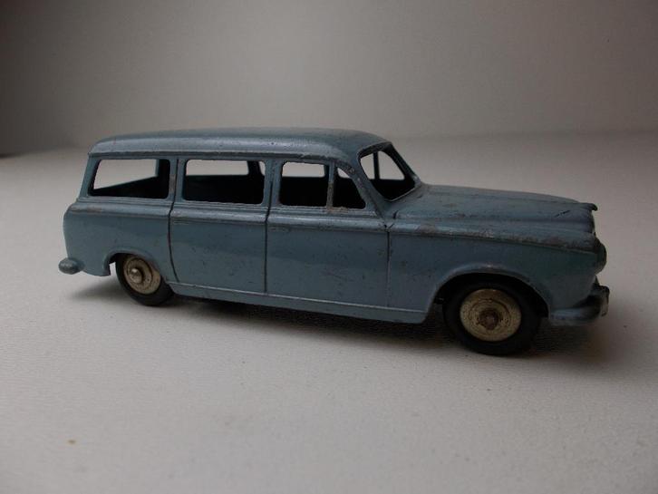 1958 Dinky Toys 24F FAMILIALE 403 PEUGEOT U5., Hobby en Vrije tijd, Modelauto's | 1:43, Gebruikt, Auto, Dinky Toys, Ophalen of Verzenden