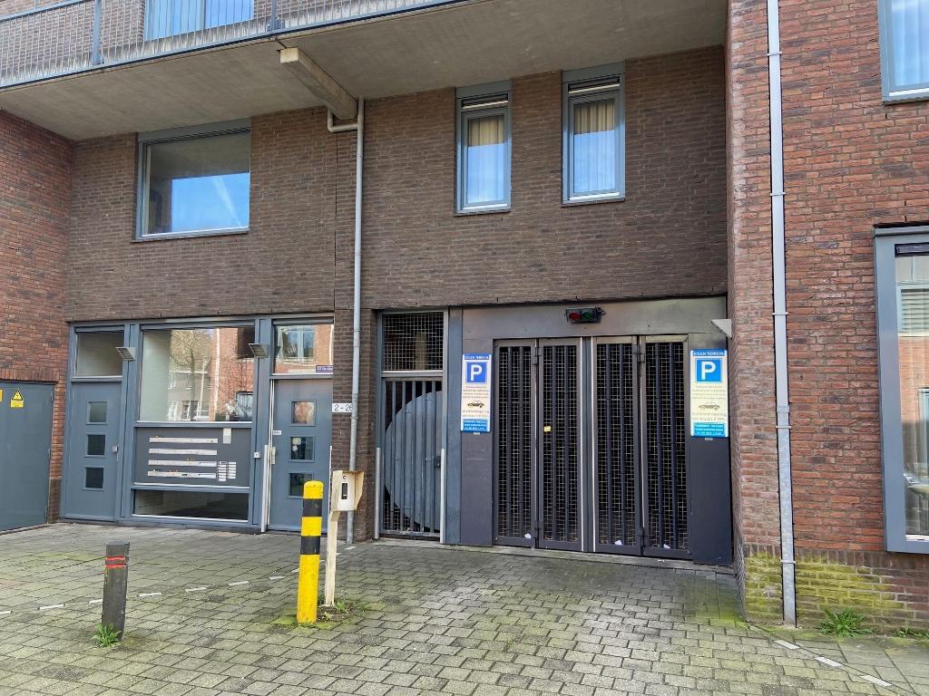 Parkeerplaats met laadpaal te huur | Utrecht Centraal Lombok, Huizen en Kamers, Garages en Parkeerplaatsen, Utrecht
