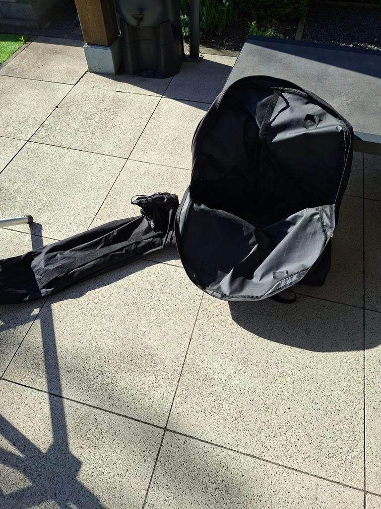 Satellietschotel triax met dubbele lnb met standaard en hoes, Ophalen of Verzenden, Overige merken