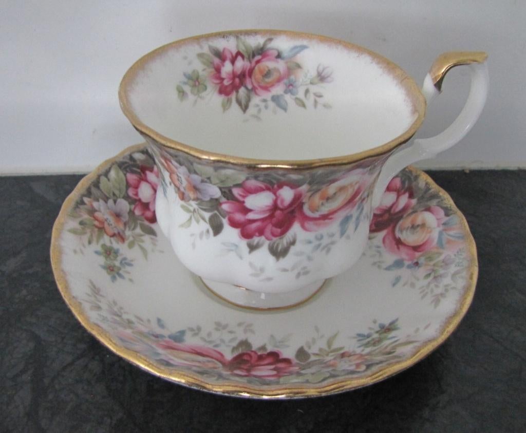 Royal Albert theekop & schotel, Autumn Roses, Ophalen of Verzenden