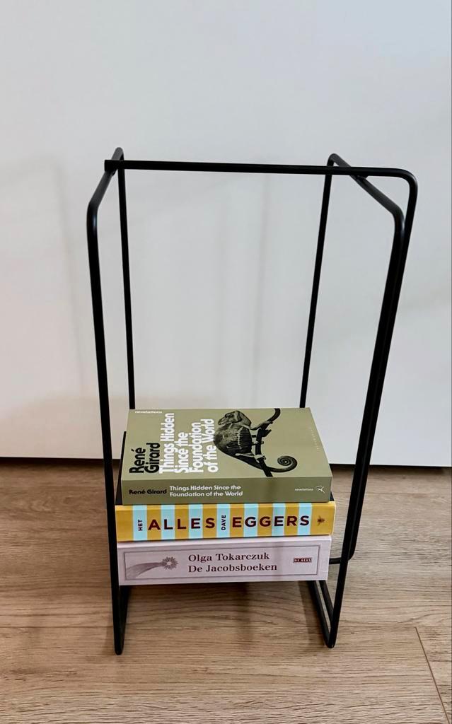 BoConcept Tijdschriftenrek, Huis en Inrichting, Woonaccessoires | Cd- en Dvd-rekken, Gebruikt, Metaal, Ophalen of Verzenden