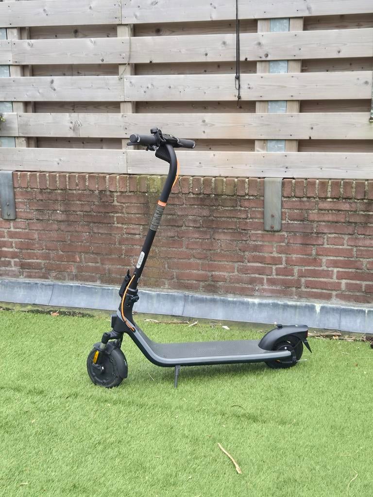 Ninebot E2 Plus elektrische step (geüpgradede versie), Fietsen en Brommers, Steps, Ophalen of Verzenden