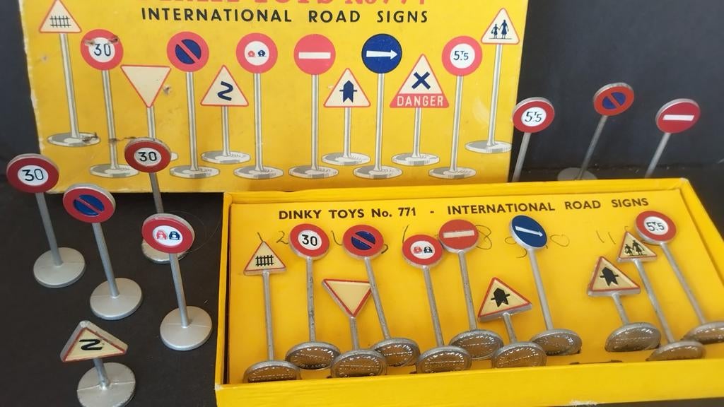 Dinky Toys no 771 Traffic Signs Verkeersborden set Pol, Auto, ., Liverpool, Dinky Toys