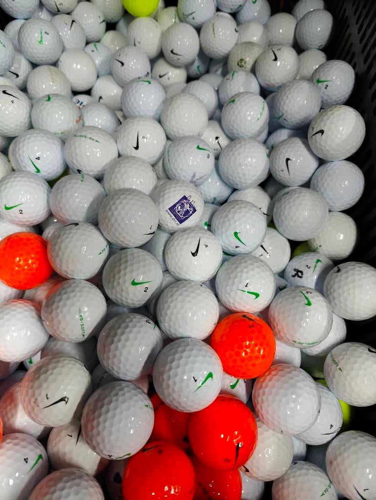 Nike pd soft golfballen 50 stuks AAAA kwaliteit mega deal, Ophalen of Verzenden, Zo goed als nieuw, Bal(len)