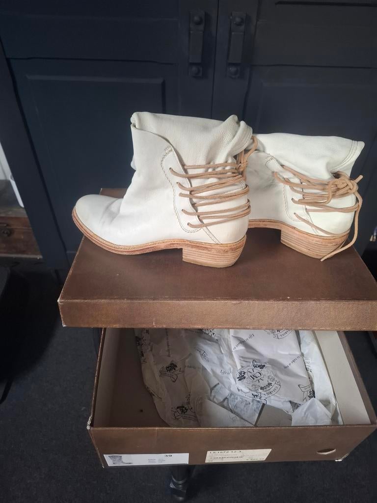 Mooie laars maat 39., Kleding | Dames, Schoenen, Hoge laarzen, Beige, Ophalen of Verzenden, Zo goed als nieuw