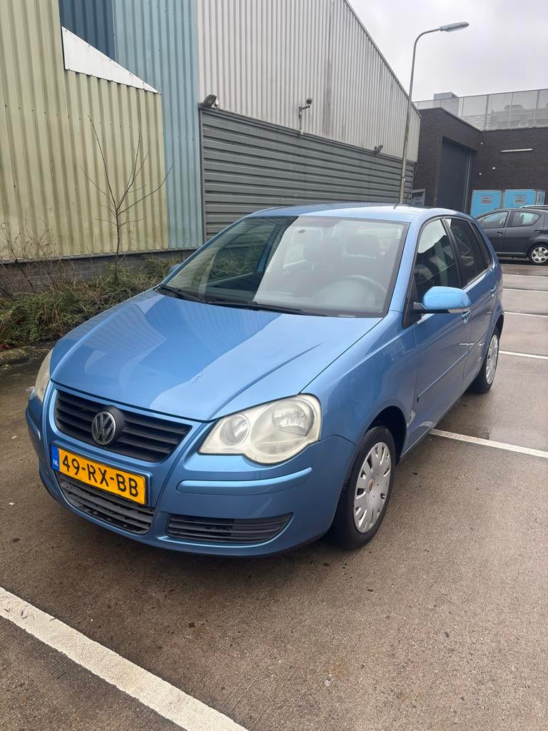 Volkswagen Polo 1.4 55KW 2005 Blauw, Auto's, Voorwielaandrijving, Blauw, Origineel Nederlands, Handgeschakeld