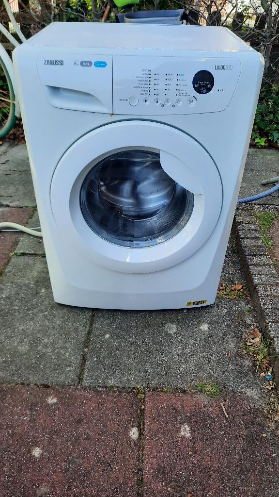 Zanussi Lindo300 wasmachine 8kg A+++, Witgoed en Apparatuur, Wasmachines, Gebruikt, Voorlader, 8 tot 10 kg, 85 tot 90 cm, 1200 tot 1600 toeren