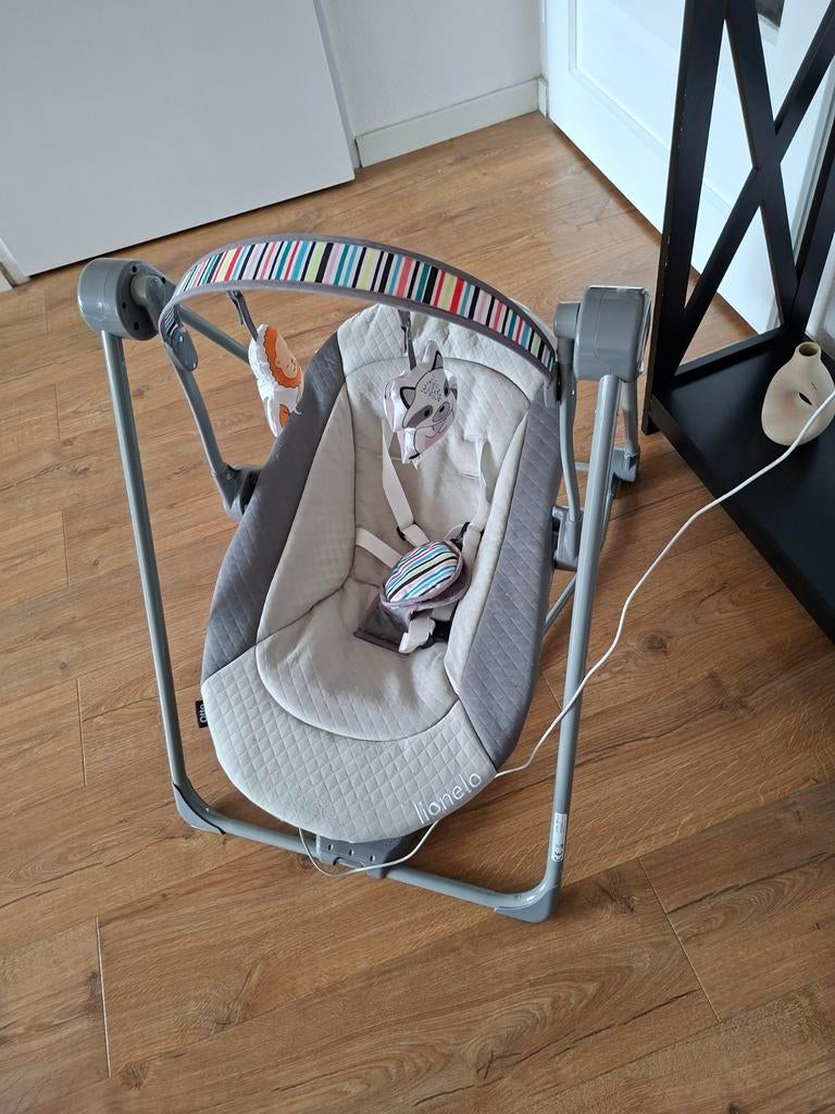 Lionelo Baby Schommelstoel met Gordel en Speeltjes, Ophalen of Verzenden, Zo goed als nieuw, Overige typen, Gordel(s)